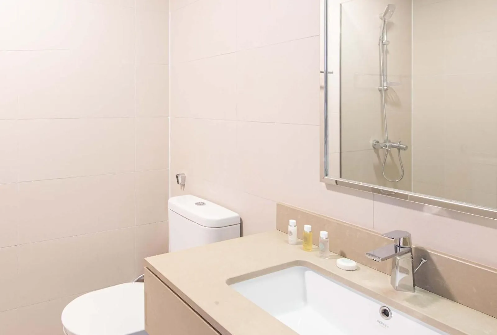 Silkhaus Modern Furnished Studio In Difc Center With Balcony Dubai 0*,  United Arab Emirates